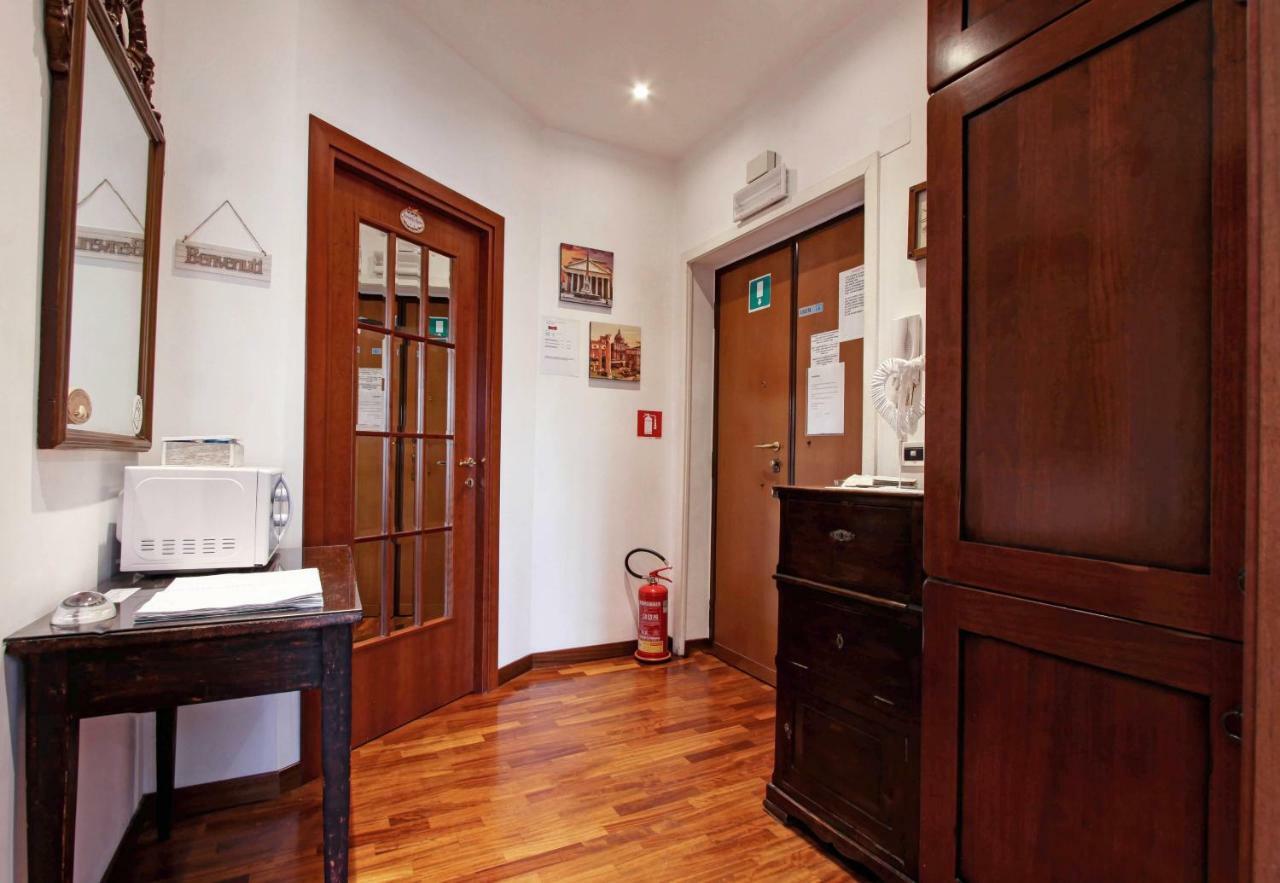 Rent Rooms Filomena E Francesca 로마 외부 사진