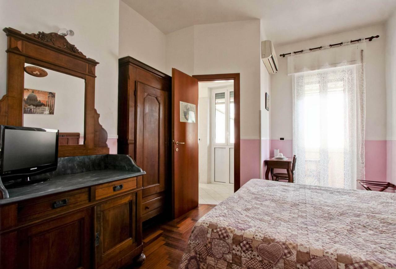 Rent Rooms Filomena E Francesca 로마 외부 사진
