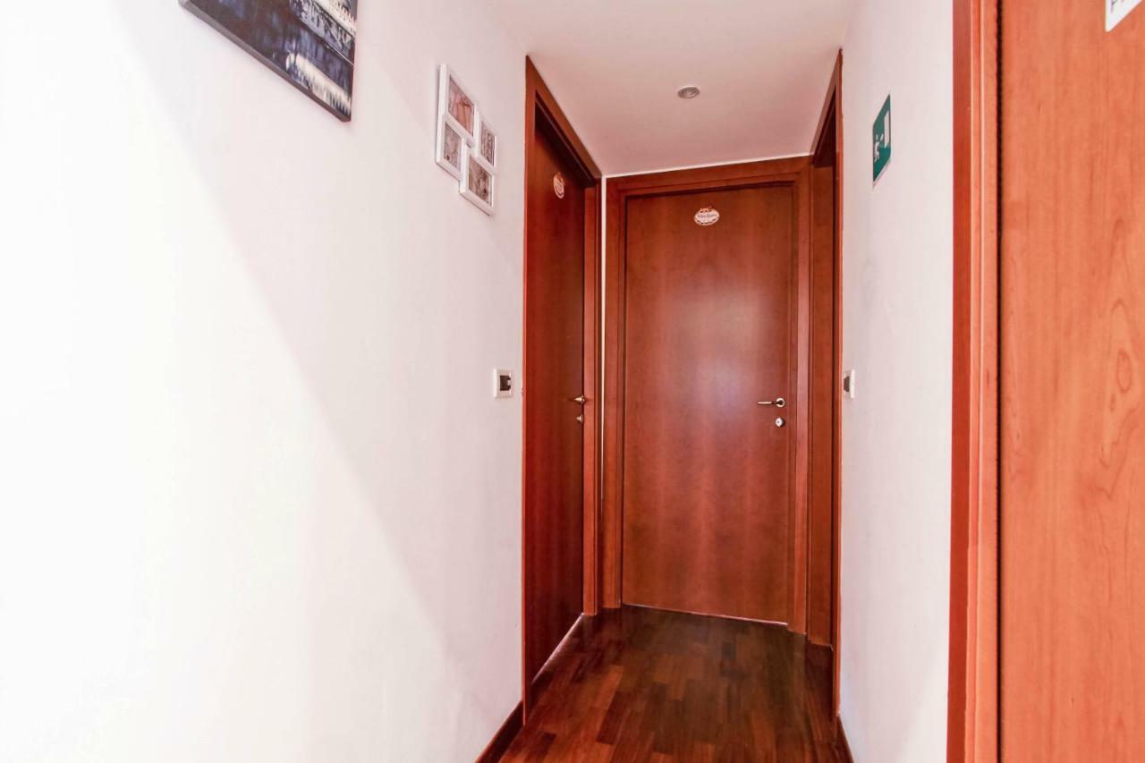 Rent Rooms Filomena E Francesca 로마 외부 사진